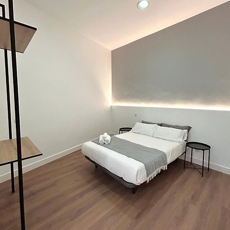 H21 Rooms Madrid Eksteriør billede