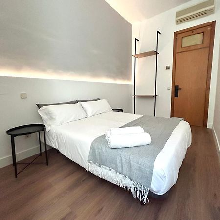 H21 Rooms Madrid Eksteriør billede