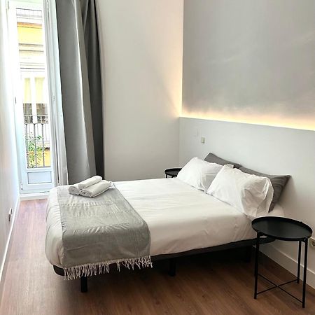 H21 Rooms Madrid Eksteriør billede