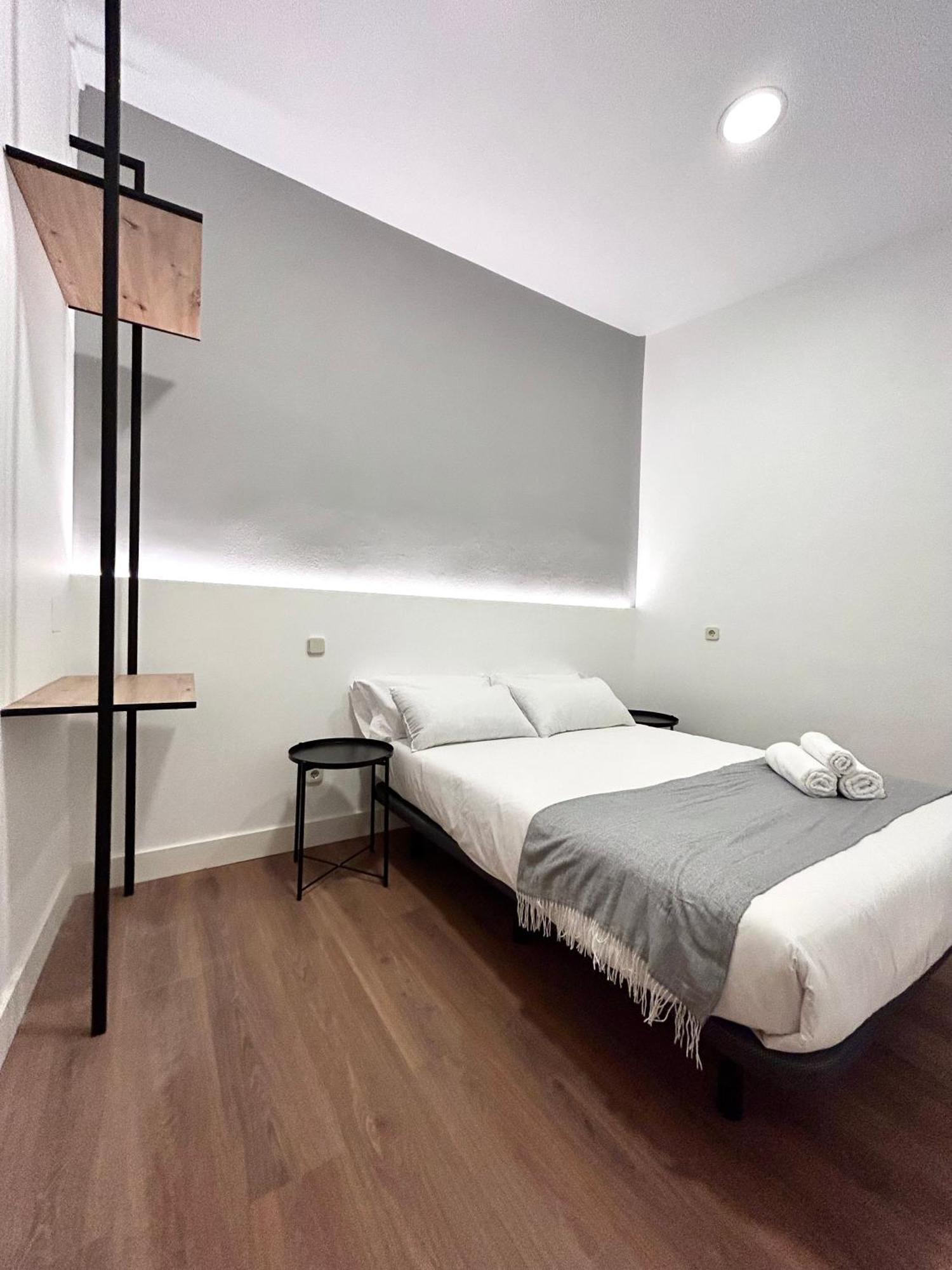 H21 Rooms Madrid Eksteriør billede