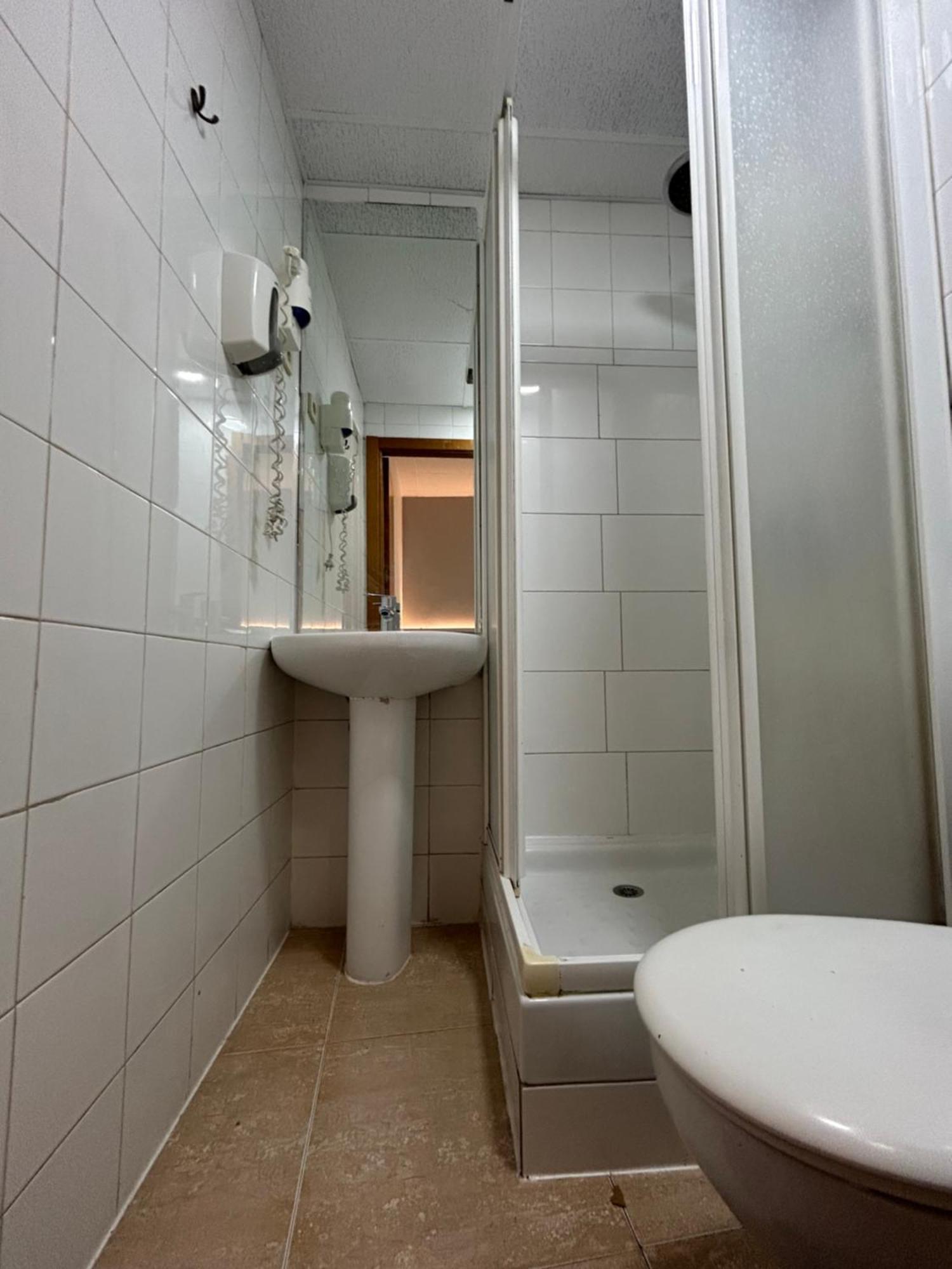 H21 Rooms Madrid Eksteriør billede