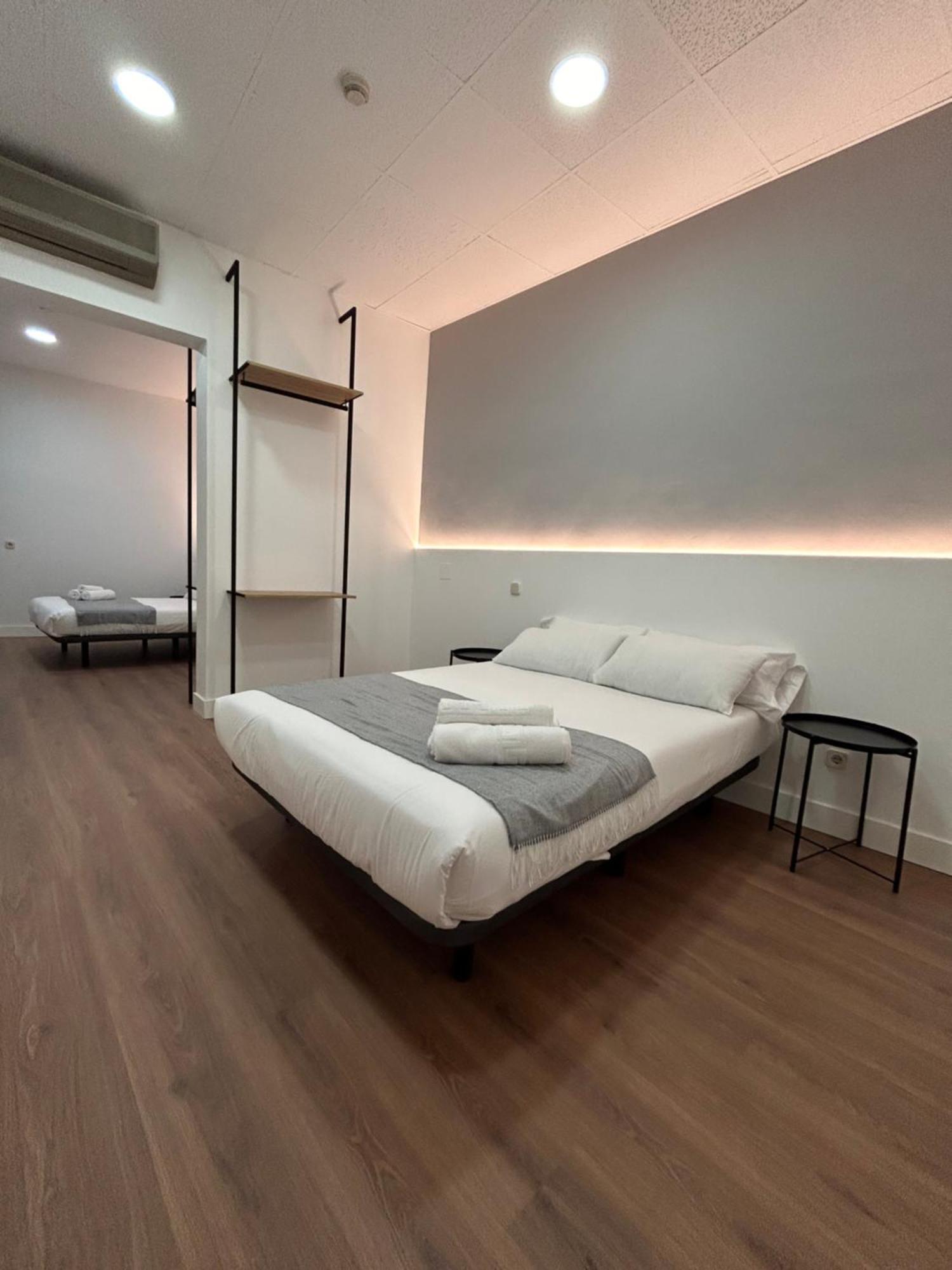 H21 Rooms Madrid Eksteriør billede