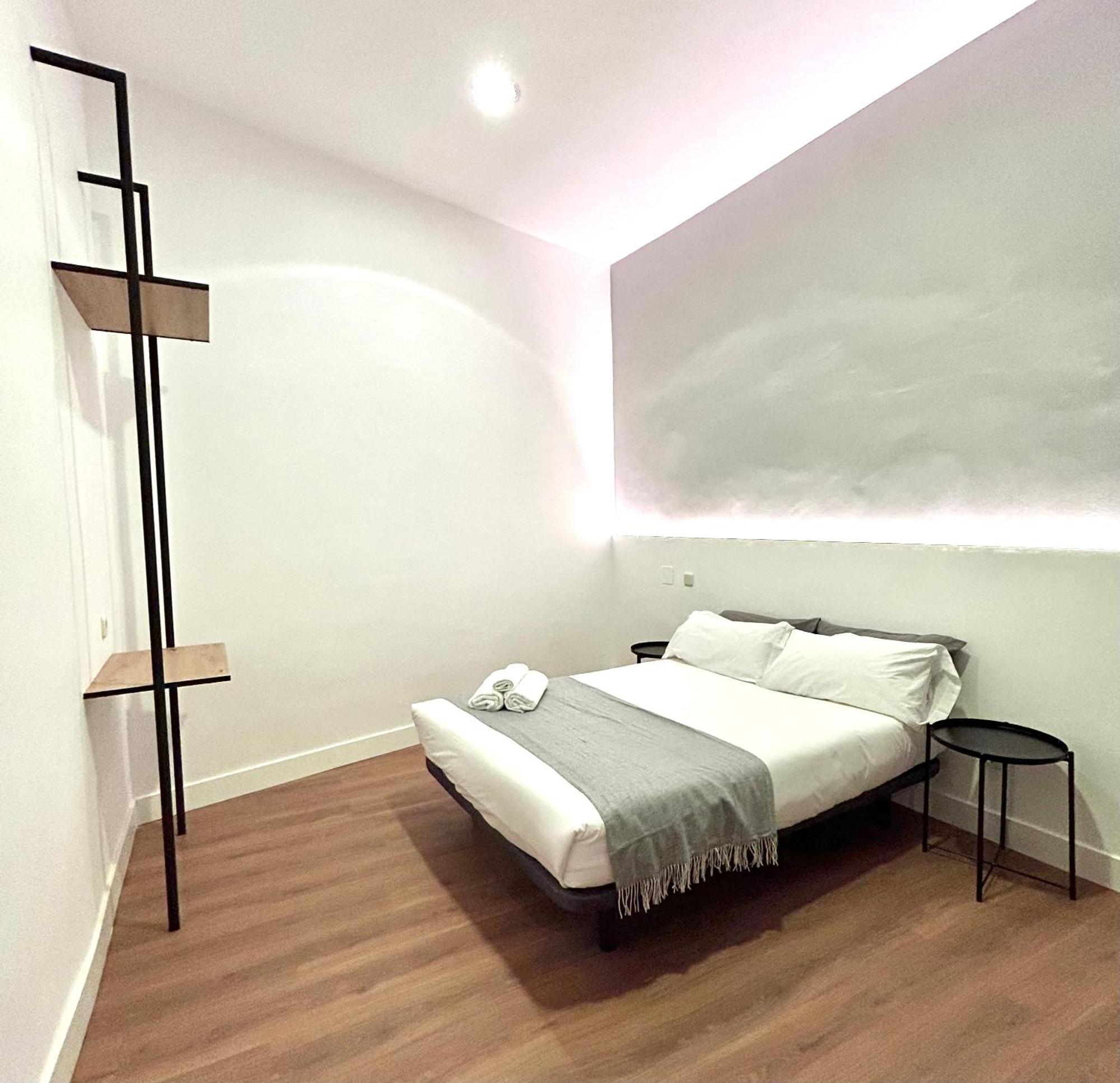 H21 Rooms Madrid Eksteriør billede